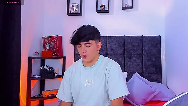 nolan twink1 online show from October 9, 2025, 3:21 pm