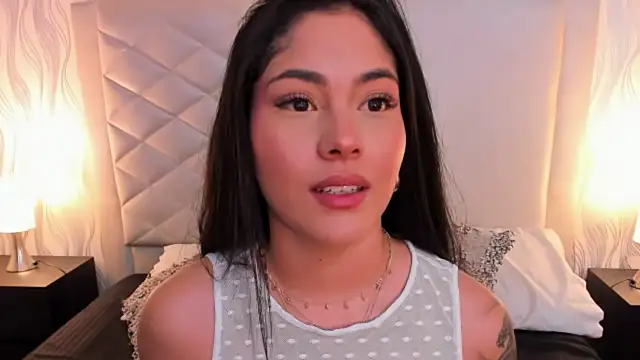 Snapshot of Mia_Elowen chatting on February 9, 2025, 11:04 pm Mia Elowen online show from February 9, 2025, 11:04 pm