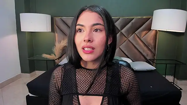 Snapshot of Mia_Elowen chatting on February 26, 2025, 10:09 pm Mia Elowen online show from February 26, 2025, 10:09 pm