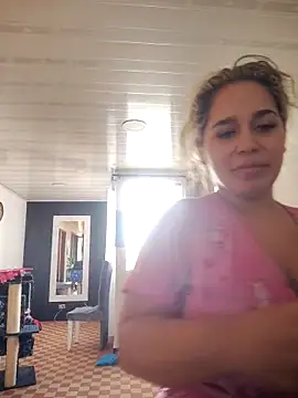 LaurenWelly  online show from November 7, 2025, 9:15 pm