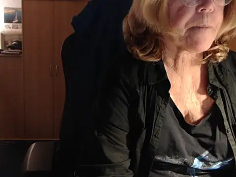 Snapshot of _sunshine__ chatting on October 26, 2025, 7:42 pm sunshine online show from October 26, 2025, 7:42 pm