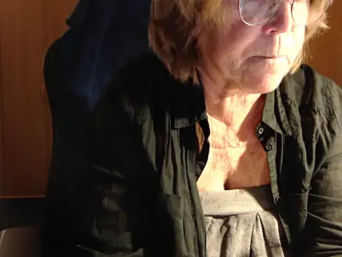 Snapshot of _sunshine__ chatting on November 7, 2025, 5:02 pm sunshine online show from November 7, 2025, 5:02 pm