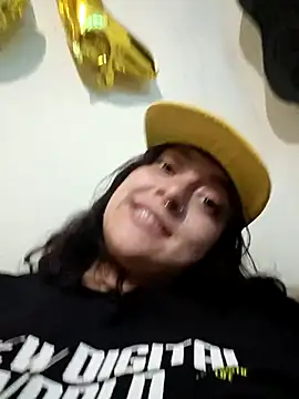 CORALINE GREYM online show from October 18, 2025, 7:31 am