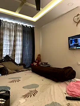 Hotty-Sana online show from November 26, 2025, 9:10 am