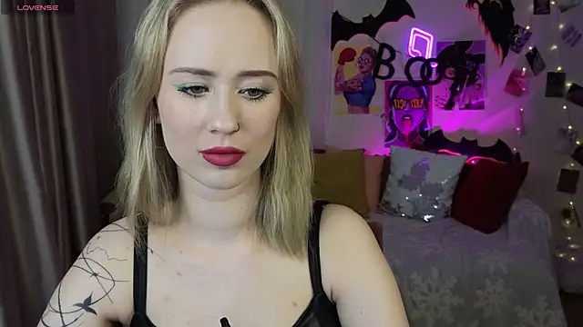 SashaBrooks online show from November 2, 2025, 1:35 pm