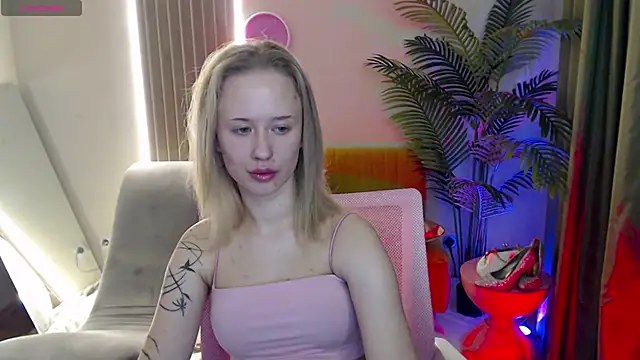 SashaBrooks online show from November 28, 2025, 2:09 pm