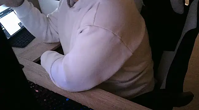 Snapshot of zebymasry chatting on December 30, 2024, 2:20 am zebymasry online show from December 30, 2024, 2:20 am