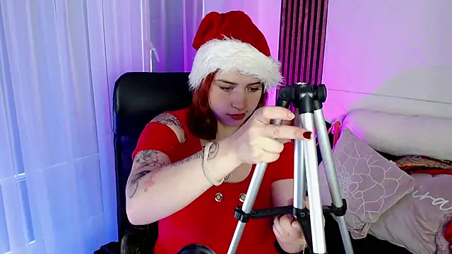 Snapshot of Paris_bby chatting on December 10, 2024, 12:16 pm Paris bby online show from December 10, 2024, 12:16 pm