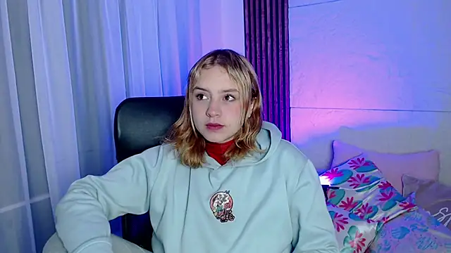 Snapshot of Paris_bby chatting on January 24, 2025, 4:27 am Paris bby online show from January 24, 2025, 4:27 am