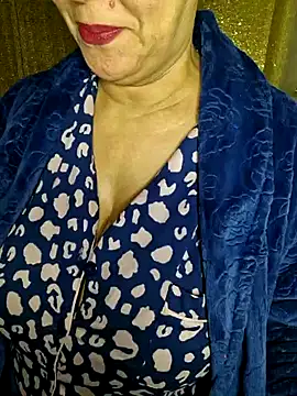 Snapshot of Foxlady2271 chatting on January 4, 2025, 3:28 pm Foxlady2271 online show from January 4, 2025, 3:28 pm