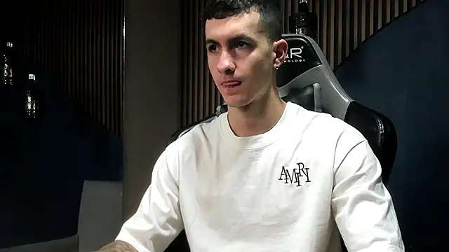 JacksonOlsenn online show from January 16, 2025, 11:58 am