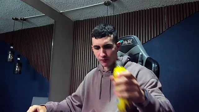 JacksonOlsenn online show from January 18, 2025, 12:36 pm