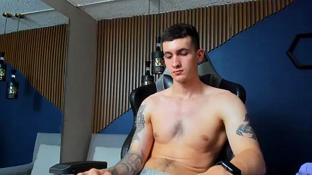 JacksonOlsenn online show from January 19, 2025, 10:49 pm