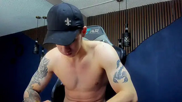 JacksonOlsenn online show from January 24, 2025, 3:02 pm