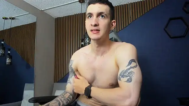 JacksonOlsenn online show from February 6, 2025, 6:24 pm