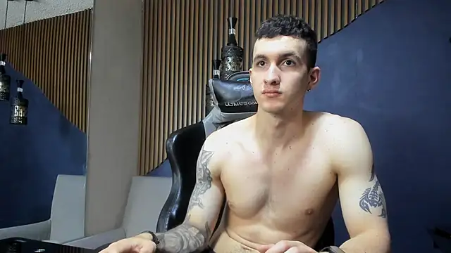 JacksonOlsenn online show from February 12, 2025, 3:16 pm