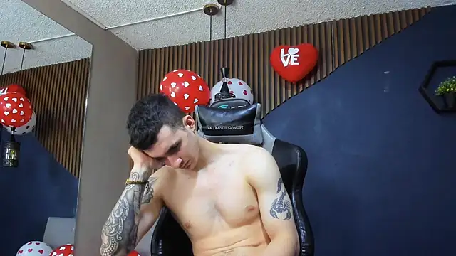 JacksonOlsenn online show from February 14, 2025, 3:05 pm