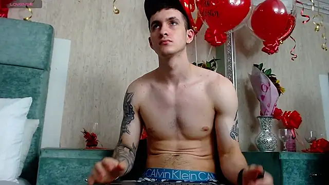 JacksonOlsenn online show from February 16, 2025, 10:43 pm