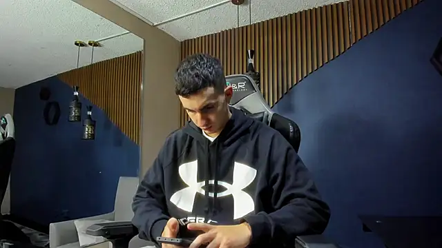 JacksonOlsenn online show from February 24, 2025, 12:05 pm