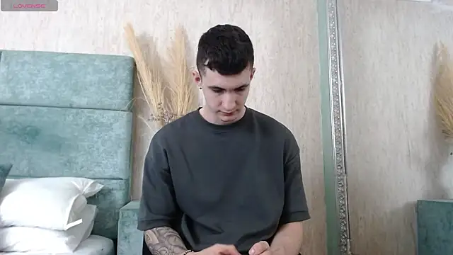 JacksonOlsenn online show from March 20, 2025, 3:45 am