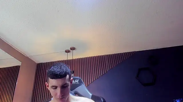 JacksonOlsenn online show from March 21, 2025, 6:18 pm