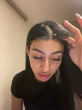 maddy bronw  online show from December 22, 2024, 3:11 am