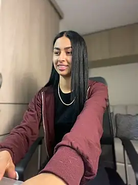 maddy bronw  online show from December 27, 2024, 4:15 am