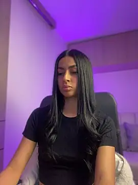 maddy bronw  online show from December 28, 2024, 11:59 pm