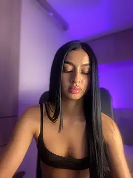 maddy bronw  online show from January 19, 2025, 1:21 am