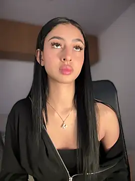 maddy bronw  online show from March 13, 2025, 12:27 am