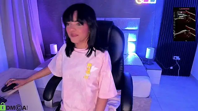 Cristal  adams online show from October 17, 2025, 12:41 pm