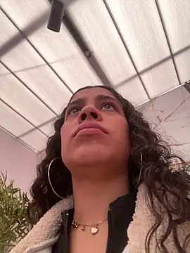 NINA 18 YEARS online show from October 22, 2025, 6:51 pm