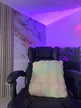 NINA 18 YEARS online show from November 30, 2025, 3:54 am