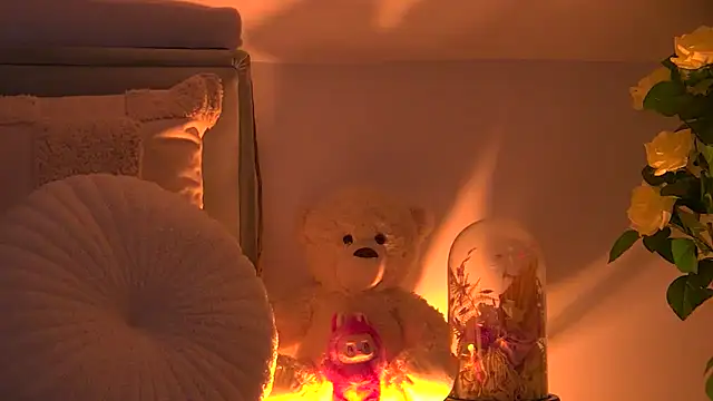 Snapshot of AngeliqueSkye chatting on October 26, 2025, 4:07 am AngeliqueSkye online show from October 26, 2025, 4:07 am