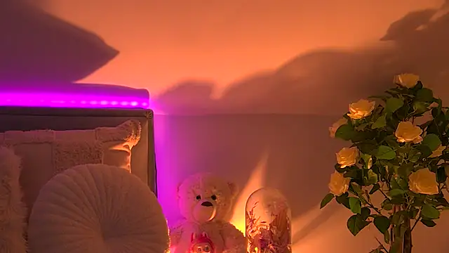 Snapshot of AngeliqueSkye chatting on October 28, 2025, 4:16 am AngeliqueSkye online show from October 28, 2025, 4:16 am