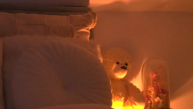 Snapshot of AngeliqueSkye chatting on November 10, 2025, 4:22 am AngeliqueSkye online show from November 10, 2025, 4:22 am