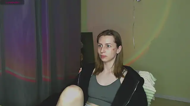 OaklynDobson online show from September 25, 2025, 5:27 pm