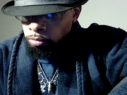 Snapshot of WhiskeyWood_DuhGOD chatting on December 6, 2024, 2:13 am WhiskeyWood DuhGOD online show from December 6, 2024, 2:13 am