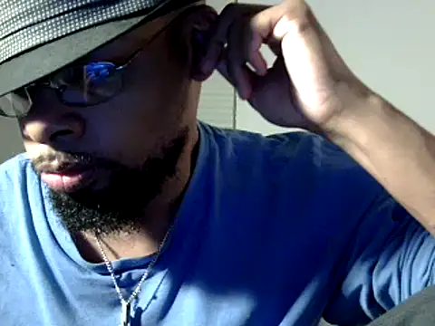 Snapshot of WhiskeyWood_DuhGOD chatting on December 9, 2024, 2:13 am WhiskeyWood DuhGOD online show from December 9, 2024, 2:13 am