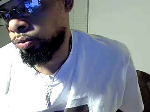 Snapshot of WhiskeyWood_DuhGOD chatting on December 10, 2024, 5:28 am WhiskeyWood DuhGOD online show from December 10, 2024, 5:28 am