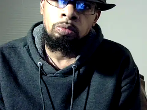 Snapshot of WhiskeyWood_DuhGOD chatting on December 12, 2024, 2:04 am WhiskeyWood DuhGOD online show from December 12, 2024, 2:04 am