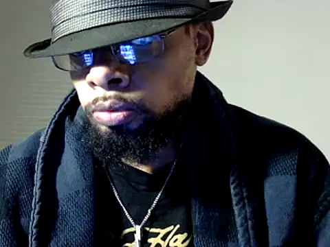 Snapshot of WhiskeyWood_DuhGOD chatting on December 14, 2024, 2:12 am WhiskeyWood DuhGOD online show from December 14, 2024, 2:12 am