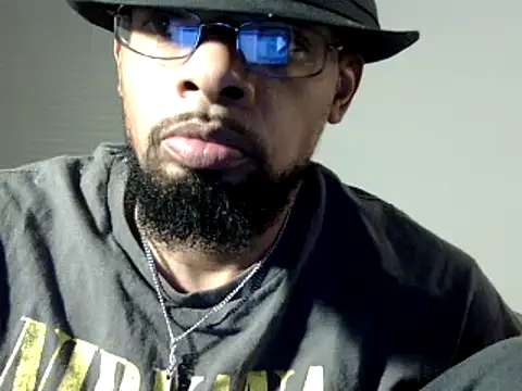 Snapshot of WhiskeyWood_DuhGOD chatting on December 17, 2024, 2:23 am WhiskeyWood DuhGOD online show from December 17, 2024, 2:23 am