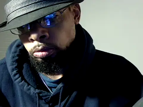 Snapshot of WhiskeyWood_DuhGOD chatting on December 20, 2024, 2:08 am WhiskeyWood DuhGOD online show from December 20, 2024, 2:08 am