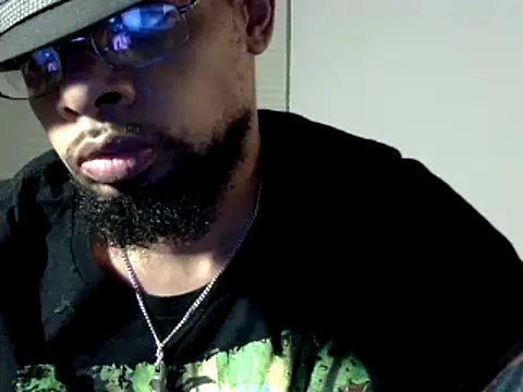 Snapshot of WhiskeyWood_DuhGOD chatting on December 29, 2024, 2:27 am WhiskeyWood DuhGOD online show from December 29, 2024, 2:27 am