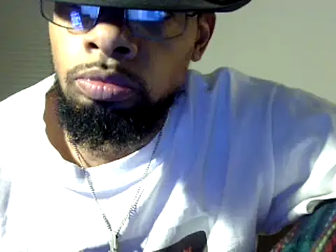 Snapshot of WhiskeyWood_DuhGOD chatting on December 31, 2024, 2:29 am WhiskeyWood DuhGOD online show from December 31, 2024, 2:29 am