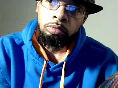 Snapshot of WhiskeyWood_DuhGOD chatting on January 1, 2025, 4:29 am WhiskeyWood DuhGOD online show from January 1, 2025, 4:29 am