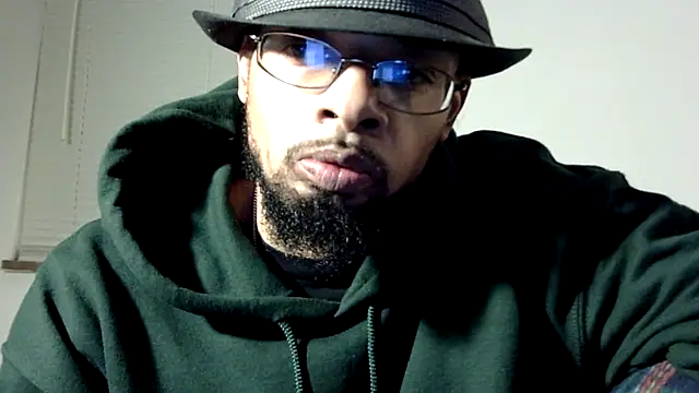 Snapshot of WhiskeyWood_DuhGOD chatting on January 22, 2025, 2:48 am WhiskeyWood DuhGOD online show from January 22, 2025, 2:48 am