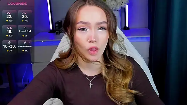 Evia r0se online show from November 14, 2025, 12:37 pm