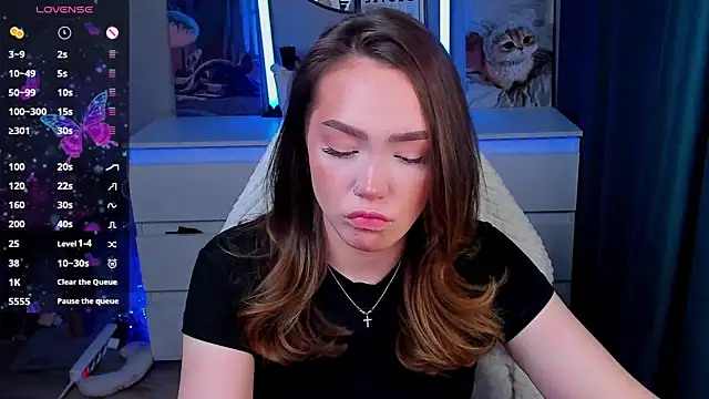 Evia r0se online show from April 22, 2026, 5:21 am